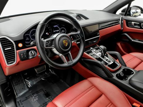 Used 2023 Porsche Cayenne S Platinum w/ Premium Package Plus AWD/4WD image 7