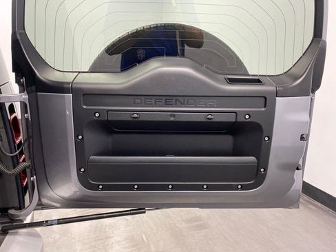 Used 2020 Land Rover Defender 110 HSE image 47