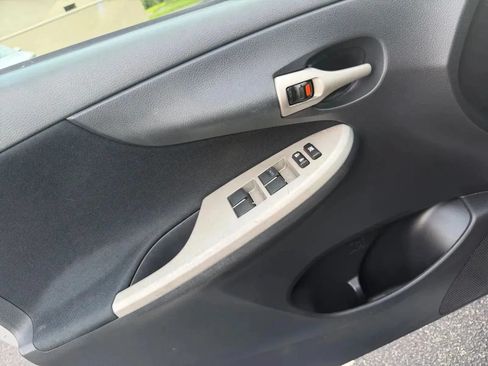 Used 2010 Toyota Corolla S FWD image 17