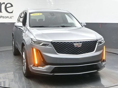 Used 2024 Cadillac XT6 Premium Luxury w/ Technology Package AWD/4WD image 52