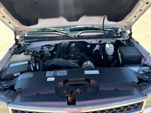 Used 2005 Chevrolet Silverado 3500 4x4 Extended Cab w/ Snow Plow Prep Package image 23