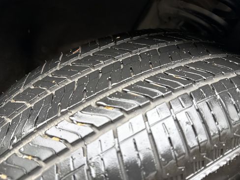 Used 2025 Chevrolet Traverse LT image 12