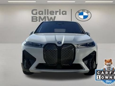 Used 2022 BMW iX xDrive50 w/ Premium Package AWD/4WD image 2