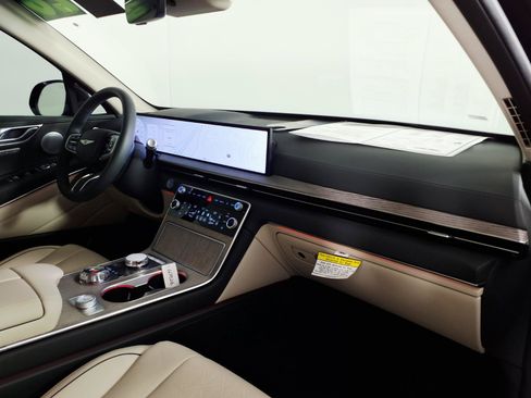 Certified 2026 Genesis GV80 2.5T Advanced AWD/4WD image 9
