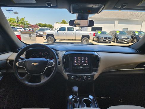 Used 2022 Chevrolet Traverse LS FWD image 15