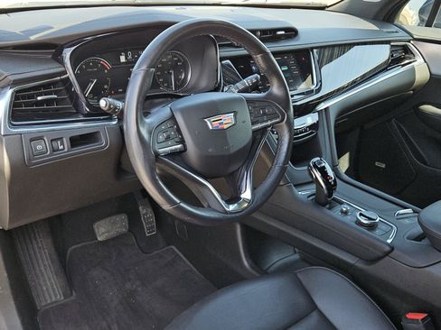 Used 2024 Cadillac XT6 Premium Luxury FWD image 27