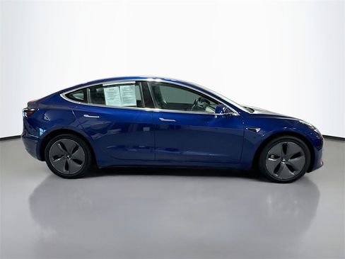 Used 2018 Tesla Model 3 Long Range image 5