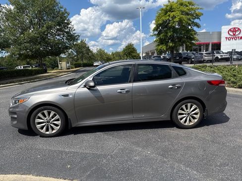Used 2016 Kia Optima EX w/ Premium Package FWD image 3