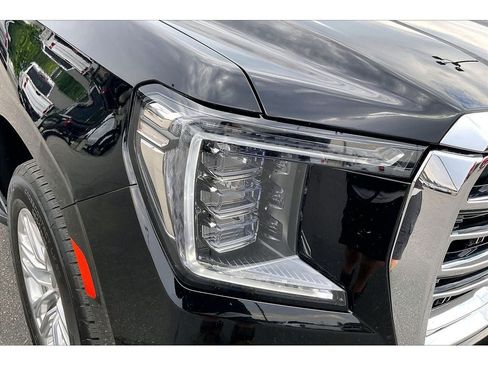 Used 2023 GMC Yukon SLT w/ SLT Premium Package AWD/4WD image 31