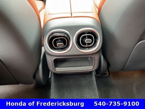 Used 2025 Mercedes-Benz GLC 300 4MATIC image 43