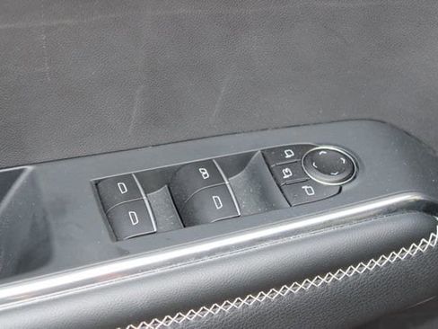 Used 2025 GMC Acadia Denali w/ Super Cruise Package image 24