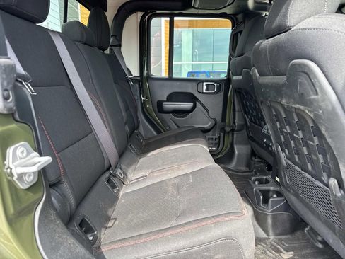 Used 2021 Jeep Gladiator Rubicon AWD/4WD image 9