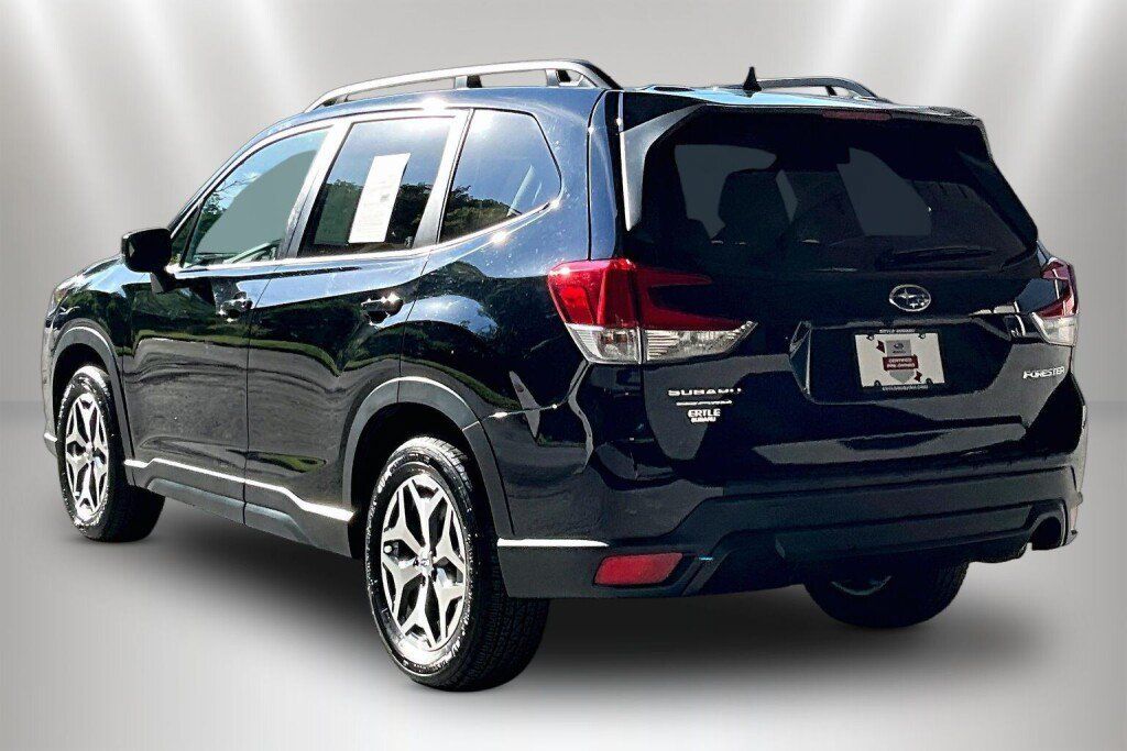 Used 2024 Subaru Forester Premium AWD/4WD image 4