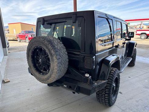 Used 2014 Jeep Wrangler Unlimited Sahara w/ Connectivity Group image 5