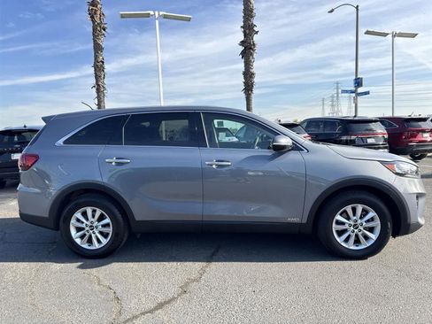 Used 2020 Kia Sorento AWD V6 image 7