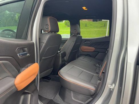 Used 2023 GMC Canyon AT4 w/ AT4 Premium Package AWD/4WD image 10
