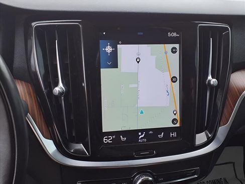 Used 2021 Volvo S60 T5 Momentum image 25