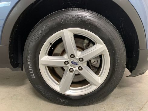 Used 2018 Ford Explorer XLT image 28