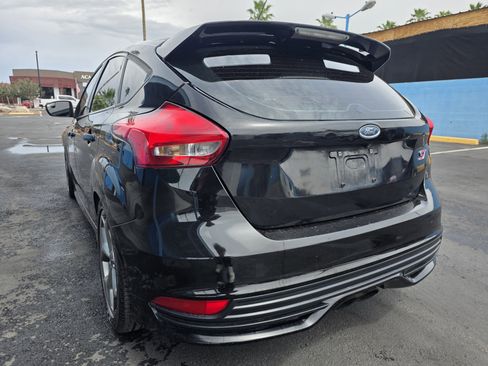 Used 2017 Ford Focus ST image 5