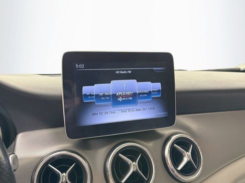 Used 2018 Mercedes-Benz CLA 250 image 14