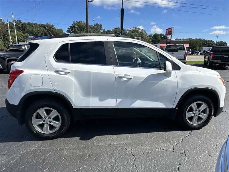 Used 2016 Chevrolet Trax LT w/ LT Convenience Package AWD/4WD image 2