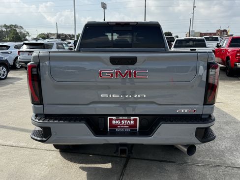 Used 2024 GMC Sierra 2500 AT4 w/ AT4 Preferred Package AWD/4WD image 9