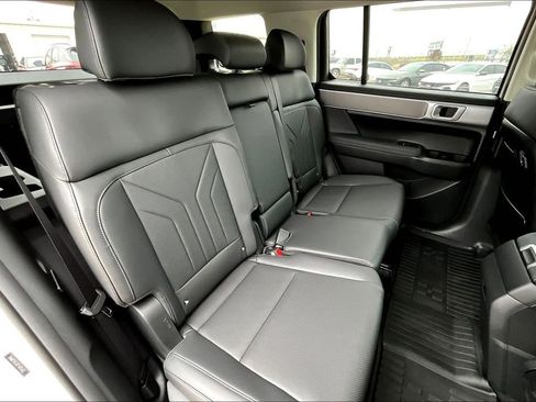 Used 2026 Hyundai Santa Fe SEL image 17