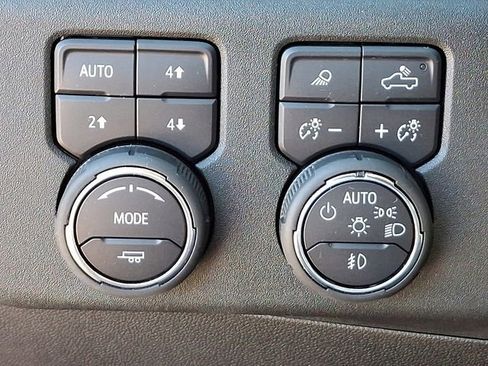 Used 2025 Chevrolet Silverado 3500 High Country image 24