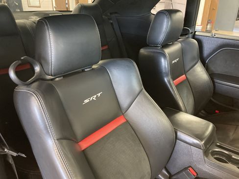 Used 2009 Dodge Challenger SRT8 RWD image 19