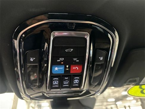 Used 2023 Jeep Grand Cherokee L Overland image 18