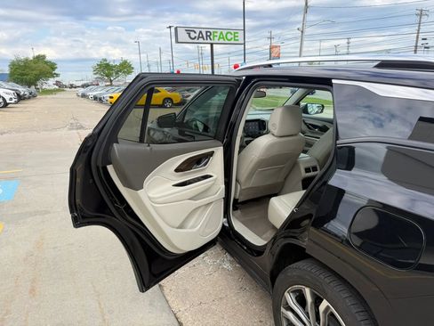 Used 2018 GMC Terrain Denali w/ Advanced Safety Package AWD/4WD image 21