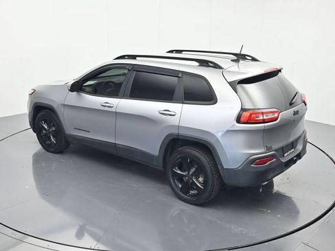 Used 2016 Jeep Cherokee Latitude FWD image 34