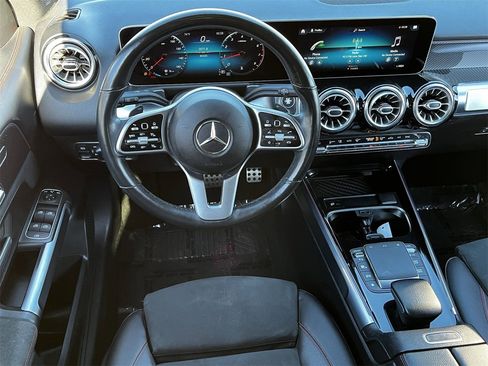 Used 2021 Mercedes-Benz GLB 250 image 10