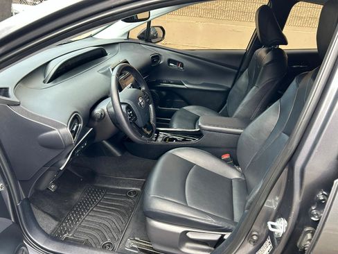 Used 2019 Toyota Prius XLE AWD/4WD image 10