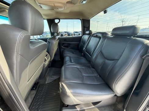 Used 2007 GMC Sierra 3500 SLT w/ Heavy-Duty Power Package image 17