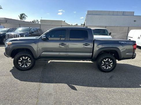 Used 2019 Toyota Tacoma TRD Off-Road w/ Technology Package AWD/4WD image 7
