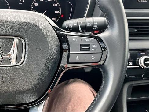 Used 2023 Honda Pilot Touring image 10