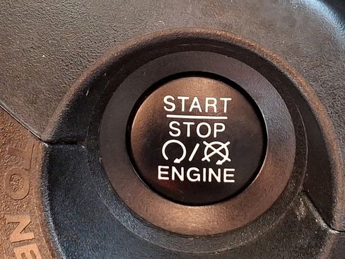 Certified 2022 Jeep Renegade Limited AWD/4WD image 23