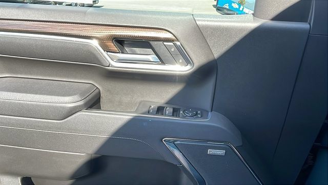 Used 2025 Chevrolet Silverado 1500 LT Trail Boss w/ LT Trail Boss Premium Package AWD/4WD image 29