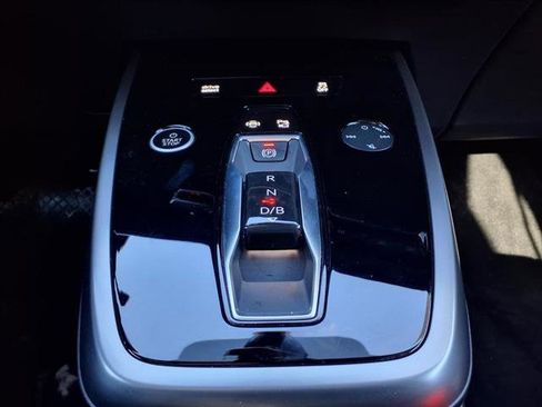 Certified 2023 Audi Q4 e-tron Prestige image 17