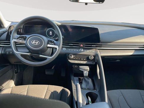 Certified 2024 Hyundai Elantra SEL FWD image 16