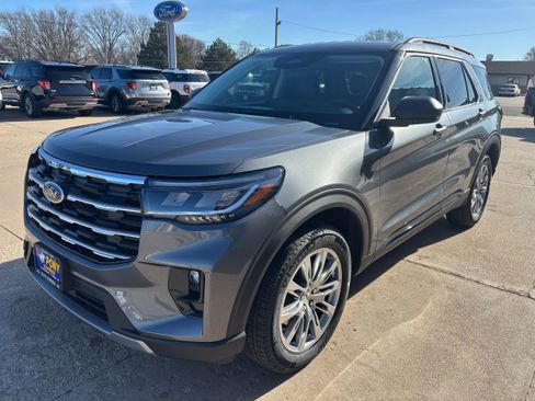 New 2026 Ford Explorer Active w/ Active Comfort Package image 8