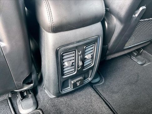 Used 2021 Jeep Grand Cherokee Laredo X AWD/4WD image 25