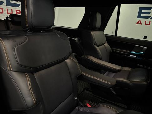 Used 2025 Ford Expedition Tremor AWD/4WD image 34