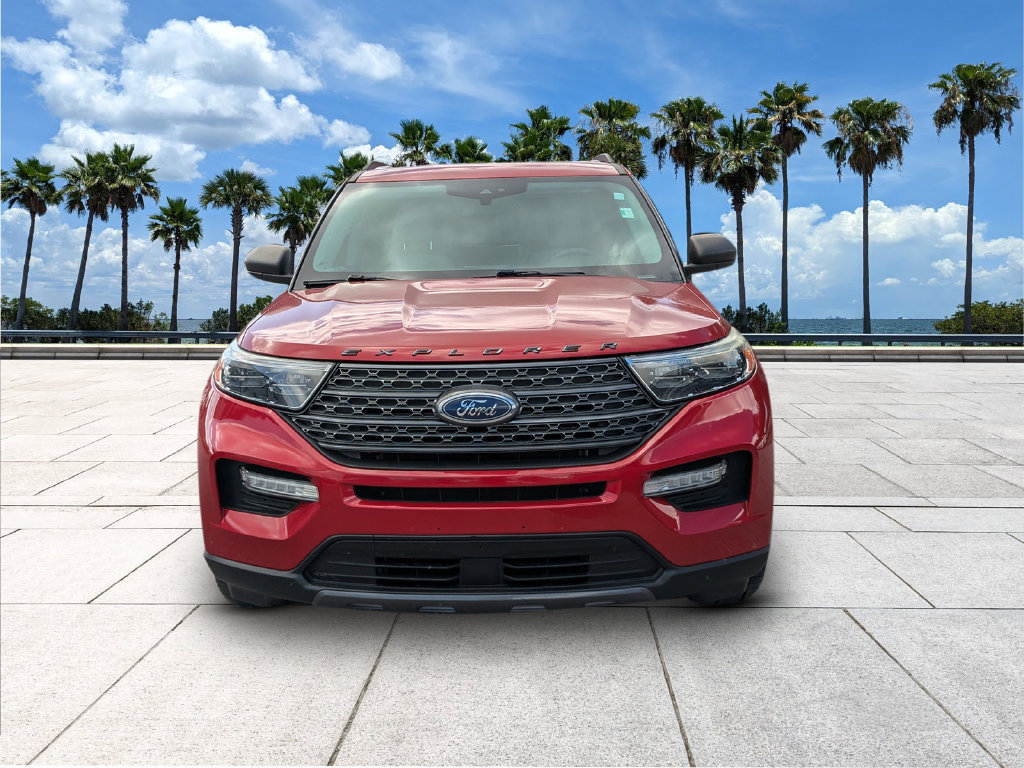 Used 2021 Ford Explorer XLT w/ Equipment Group 202A RWD image 3