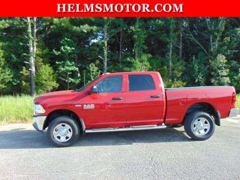 Used 2018 RAM 2500 Tradesman w/ Chrome Appearance Group AWD/4WD image 3