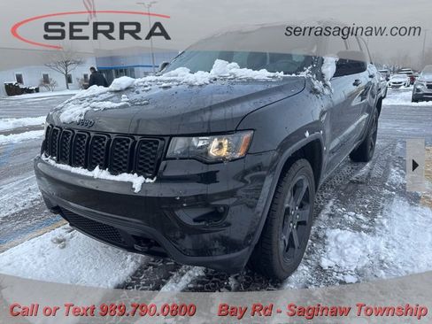 Used 2019 Jeep Grand Cherokee Laredo image 1