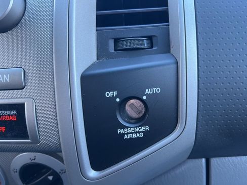 Used 2005 Toyota Tacoma Base image 17