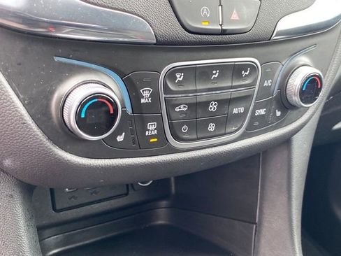 Used 2024 Chevrolet Equinox LT image 13