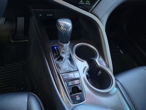 Used 2022 Toyota Camry SE image 14